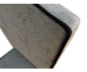 Lamówka na obrzeżach oparcia