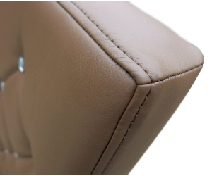 Krzesło grube, skośne z oparciem pikowanym kryształkami