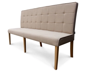 Ławka tapicerowana bez podłokietników z oparciem pikowanym, przeszywanym w kwadraty z lamówką na obrzeżach.