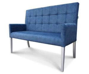 Ławka z podłokietnikami z opraciem pikowanym, przeszywanym w kwadraty