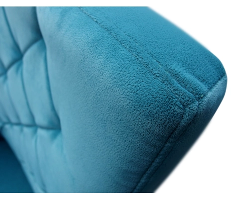 Fotel gruby, skośny o całkowitej wysokości 108cm