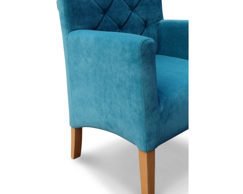 Fotel gruby, skośny o całkowitej wysokości 108cm