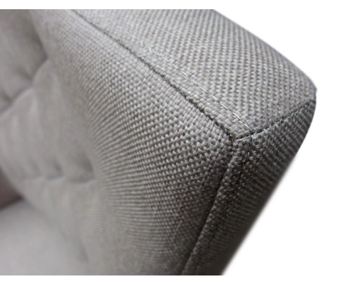 Fotel Ludwik / krzesło z podłokietnikami. Oparcie pikowane w karo z guzikami. Wysokość 108cm