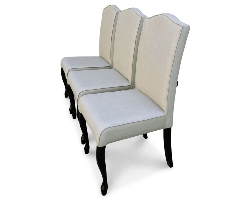 Krzesło Ludwik z garbem. Oparcie gładkie z lamówką. Wys. całkowita 98cm.