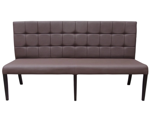 Ławka z oparciem pikowanym w kwadraty bez podłokietników. Wysokość 98cm.