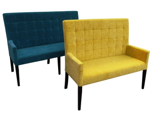 Ławka z oparciem pikowanym w kwadraty + guziki z podłokietnikami. Wys. oparcia 108cm od podłogi