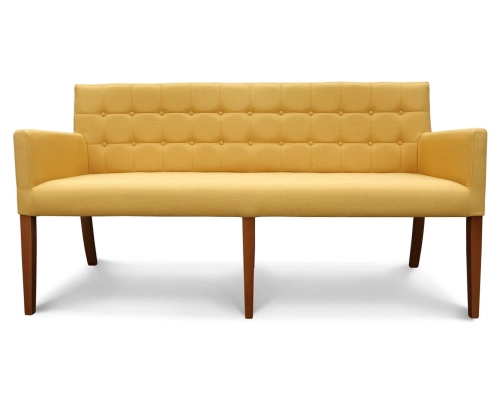 Ławka z podłokietnikami z oparciem pikowanym w kwadraty z guzikami