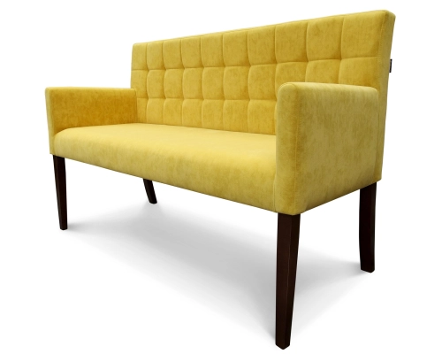 Ławka z oparciem pikowanym w kwadraty z podłokietnikami. Wys. oparcia 85cm od podłogi