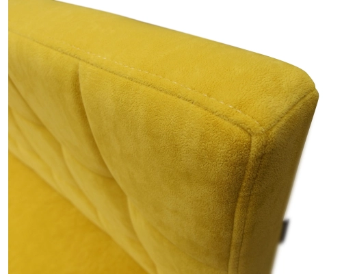 Ławka z oparciem pikowanym w kwadraty z podłokietnikami. Wys. oparcia 85cm od podłogi