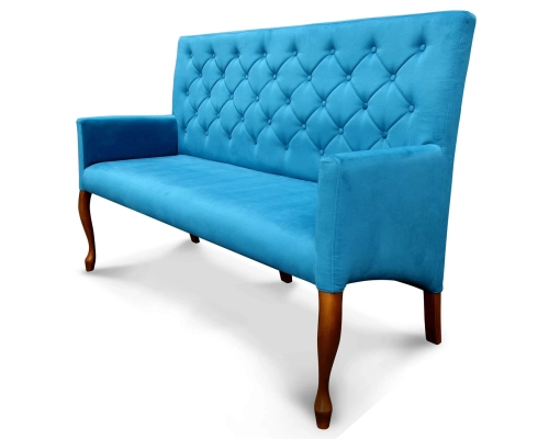 Ławeczka z oparciem Ludwik skośna pikowana w karo z guzikami.