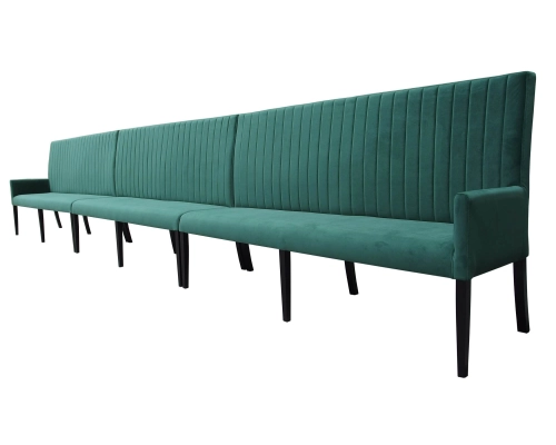 Ławki modułowe do restauracji z oparciem pikowanym.