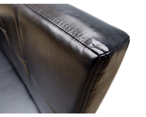 Błyszczaca ławka z grubym siedziskiem