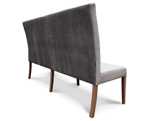 Ławka z oparciem przeszywanym pionowo.