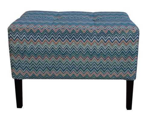 Pufa gruba pikowana w kwadraty z guzikami z tkaniny