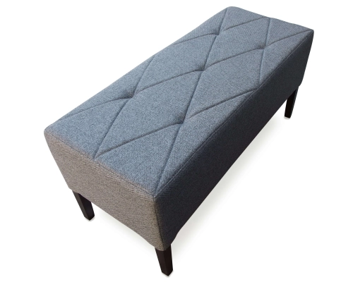 Pufa gruba z siedziskiem pikowanym w długie karo