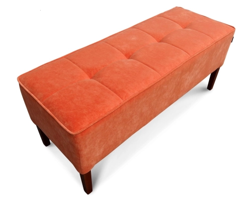 Mandarynkowa pufa gruba pikowana w kwadraty z  lamówką na obrzeżach