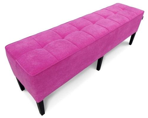 Różowa pufa gruba pikowana w kwadraty z  lamówką na obrzeżach