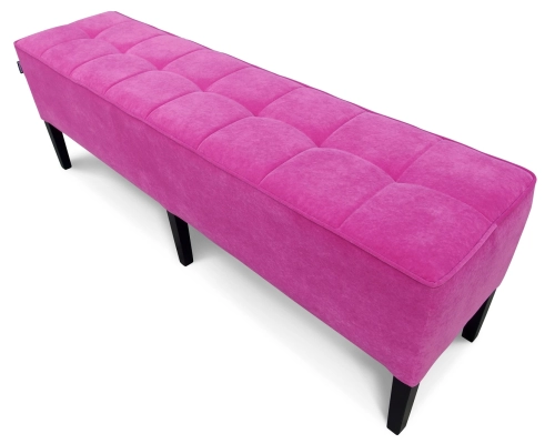 Różowa pufa gruba pikowana w kwadraty z  lamówką na obrzeżach