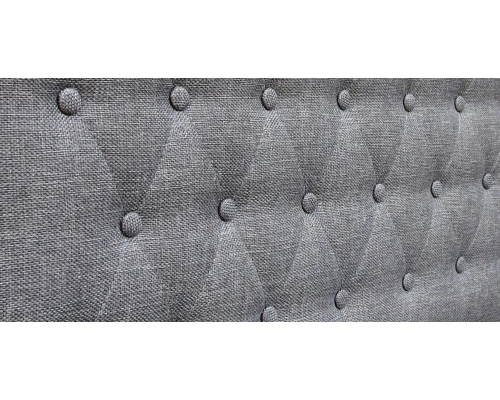 Zagłówek naciągany przeszywany w karo, pikowany guzikami.