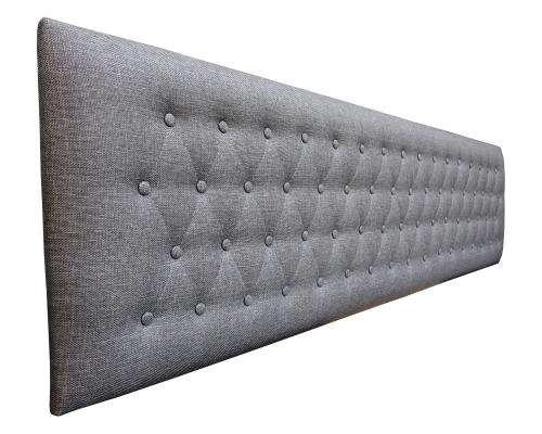 Zagłówek naciągany przeszywany w karo, pikowany guzikami.