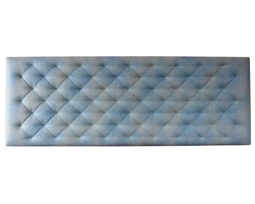 Zagłówek naciągany przeszywany w karo, pikowany.